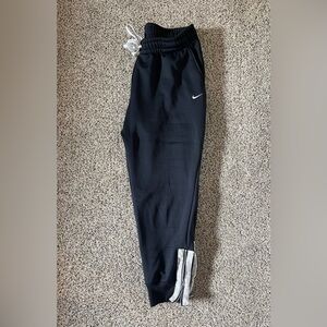Gently used Nike sweatpants size Large